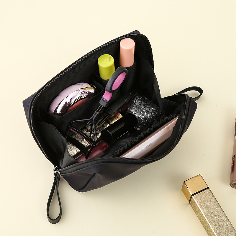 Cute Crayons Shin-chan Women C - огляд і ціна Blush Brush Kabuki