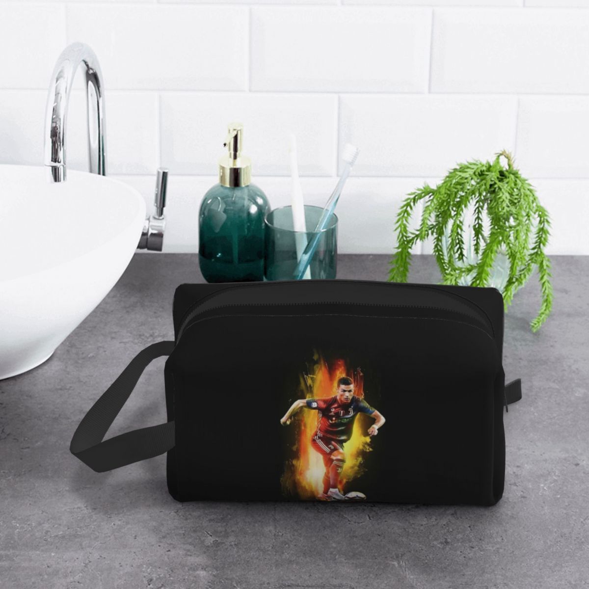 Ronaldo Wallpaper Makeup Bag C - огляд і ціна Beauty Makeup Wallpaper