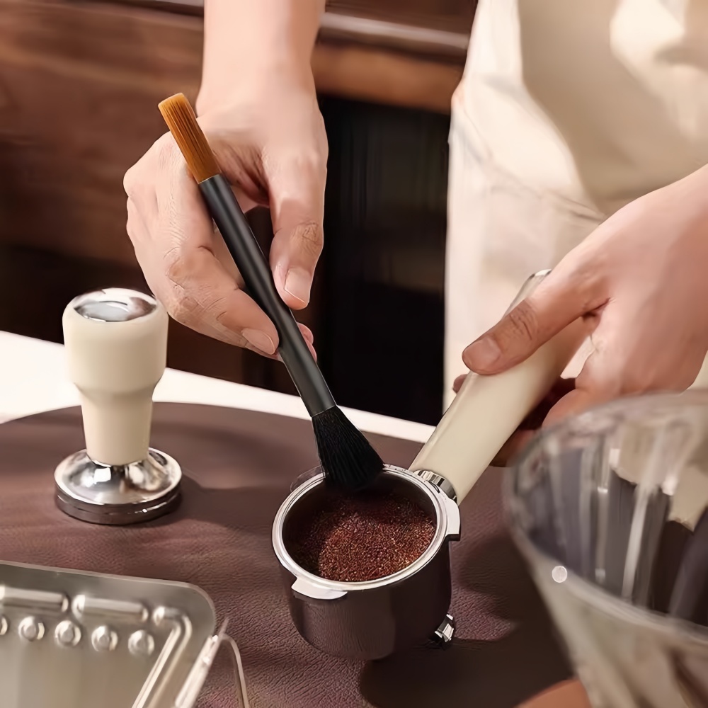 Coffee Grinder Aluminum Tube D - огляд і ціна Blush Brush Kabuki